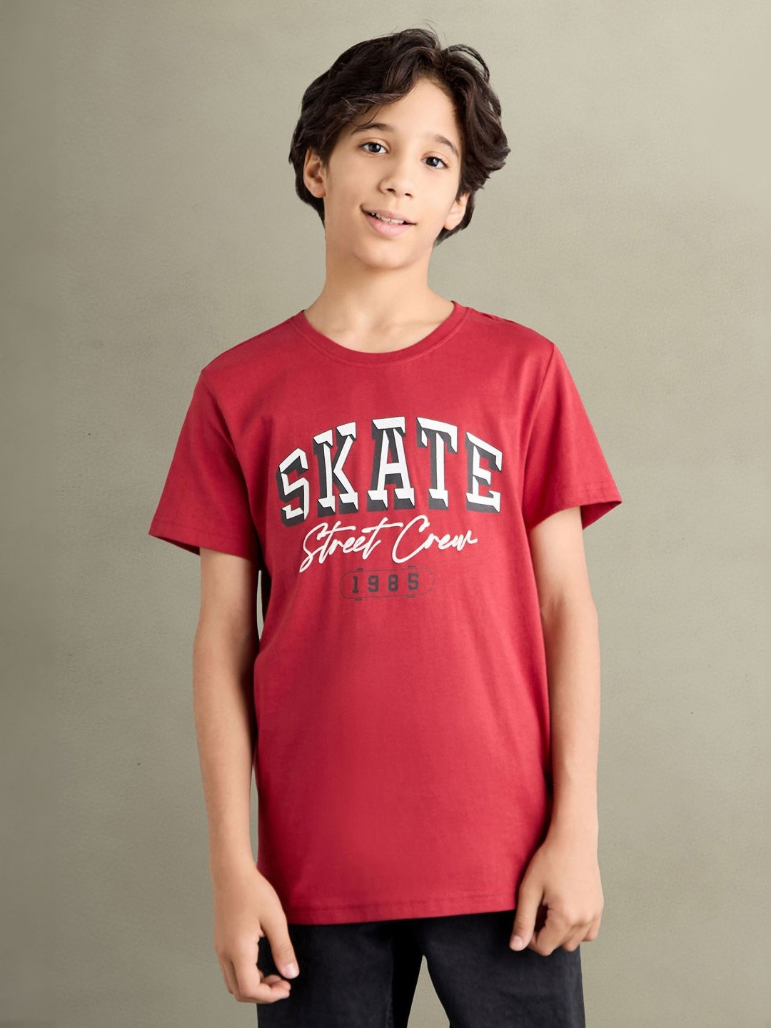 

max Boys Typography Printed Applique T-shirt, Red