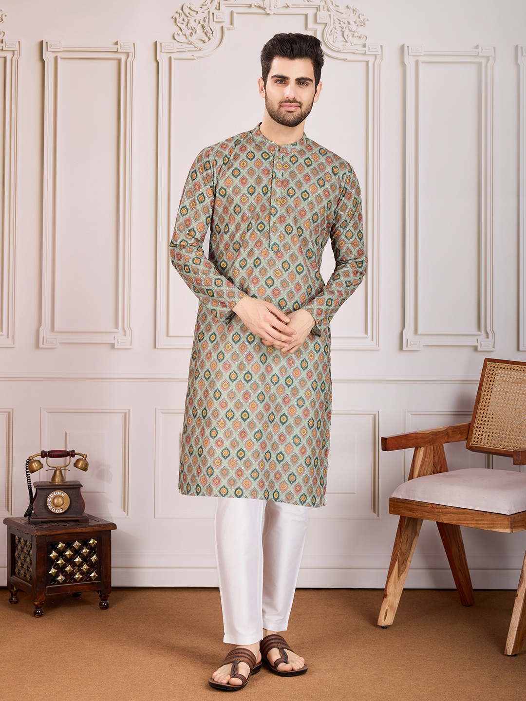 

House of Pataudi Printed Mandarin Collar Neck Chikankari Kurta Set, Green