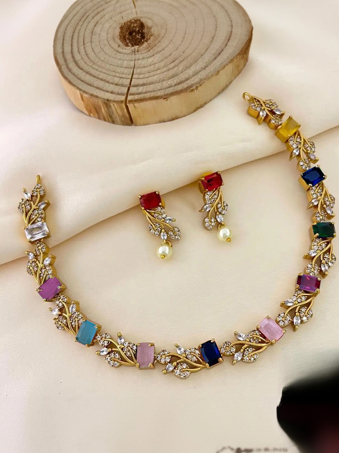 

Rangrozo Jewellery Gold-Plated Artificial Stones Studded Jewellery Set