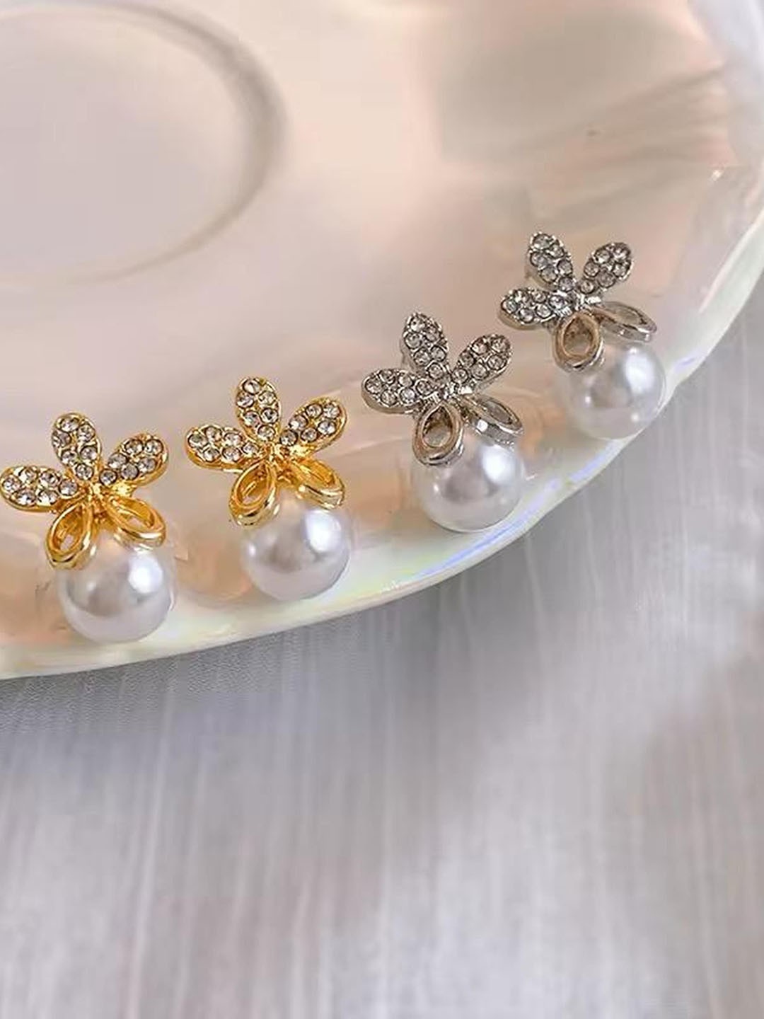 

TANLOOMS Set Of 2 Gold-Plated Contemporary Pearls Chunky Korean Studs, White