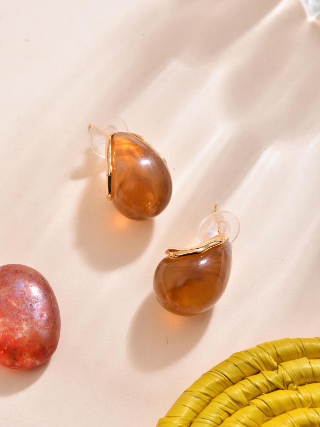 

Reenisaa Teardrop Shaped Studs Earrings, Tan