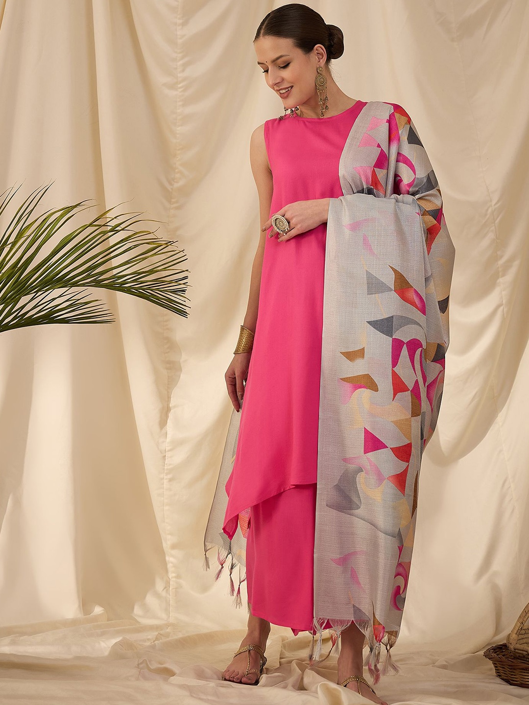 

InWeave Women Regular Kurta with Palazzos & With Dupatta, Fuchsia