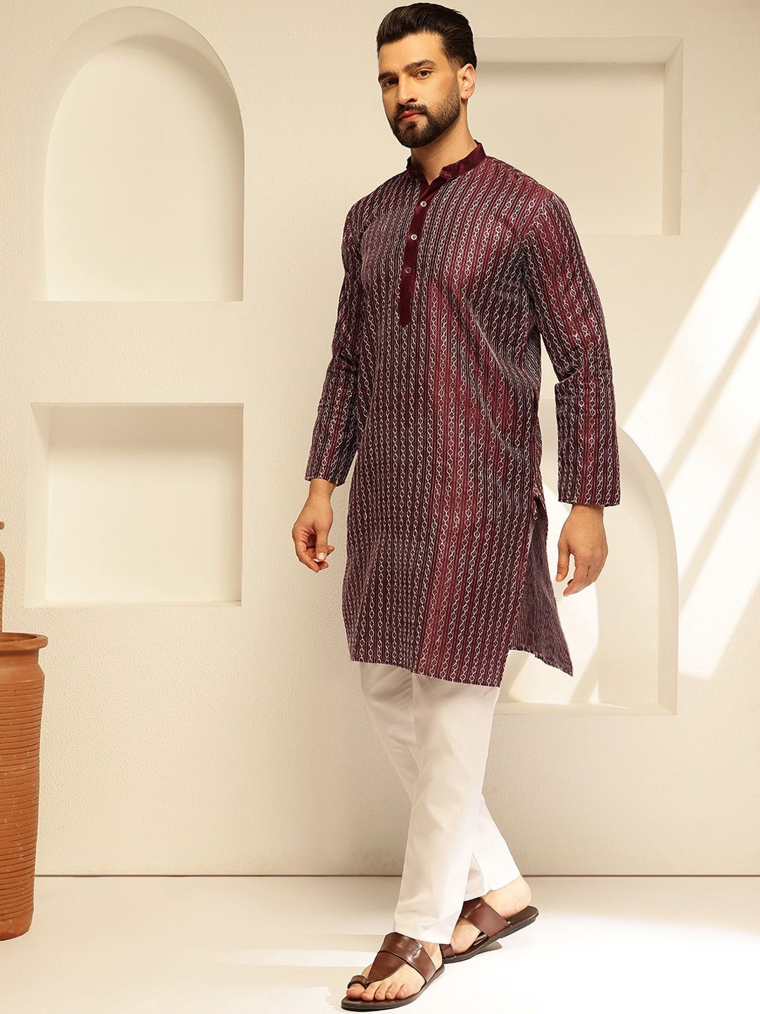 

SOJANYA Men Embroidered Regular Thread Work Kurta with Pyjamas, Burgundy