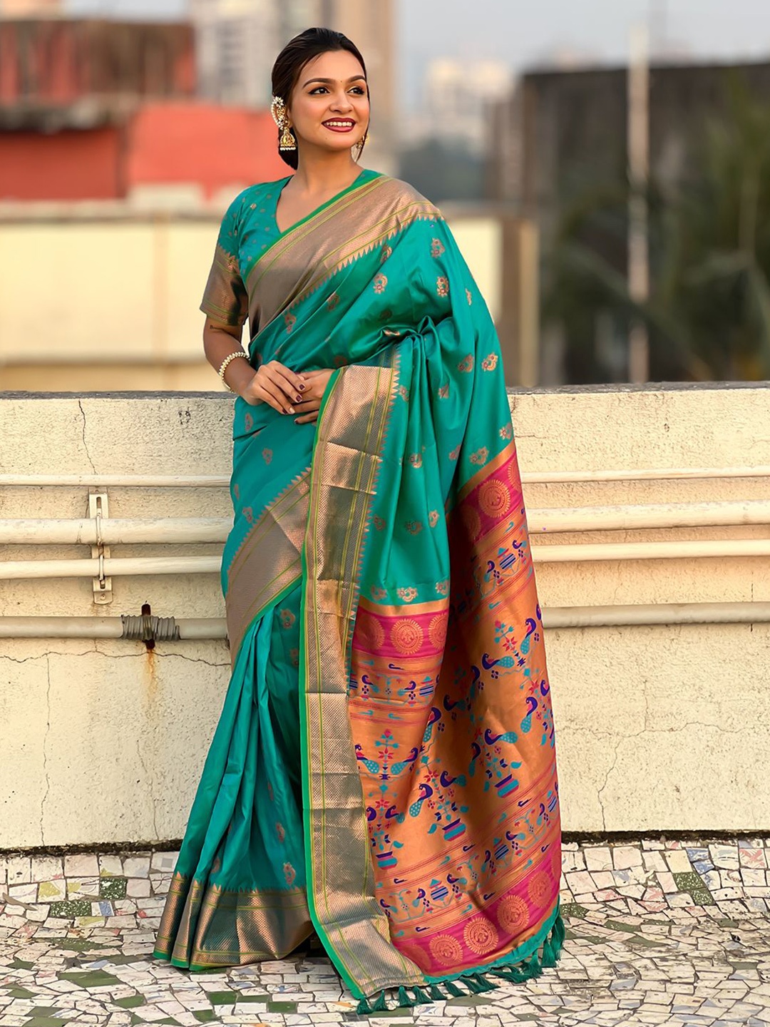 

LeeliPeeri Designer Woven Design Zari Silk Blend Paithani Saree, Teal