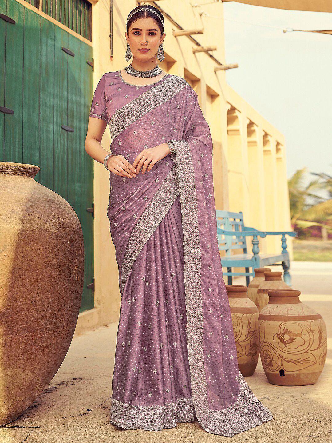 

DIVASTRI Embellished Beads and Stones Pure Georgette Saree, Mauve