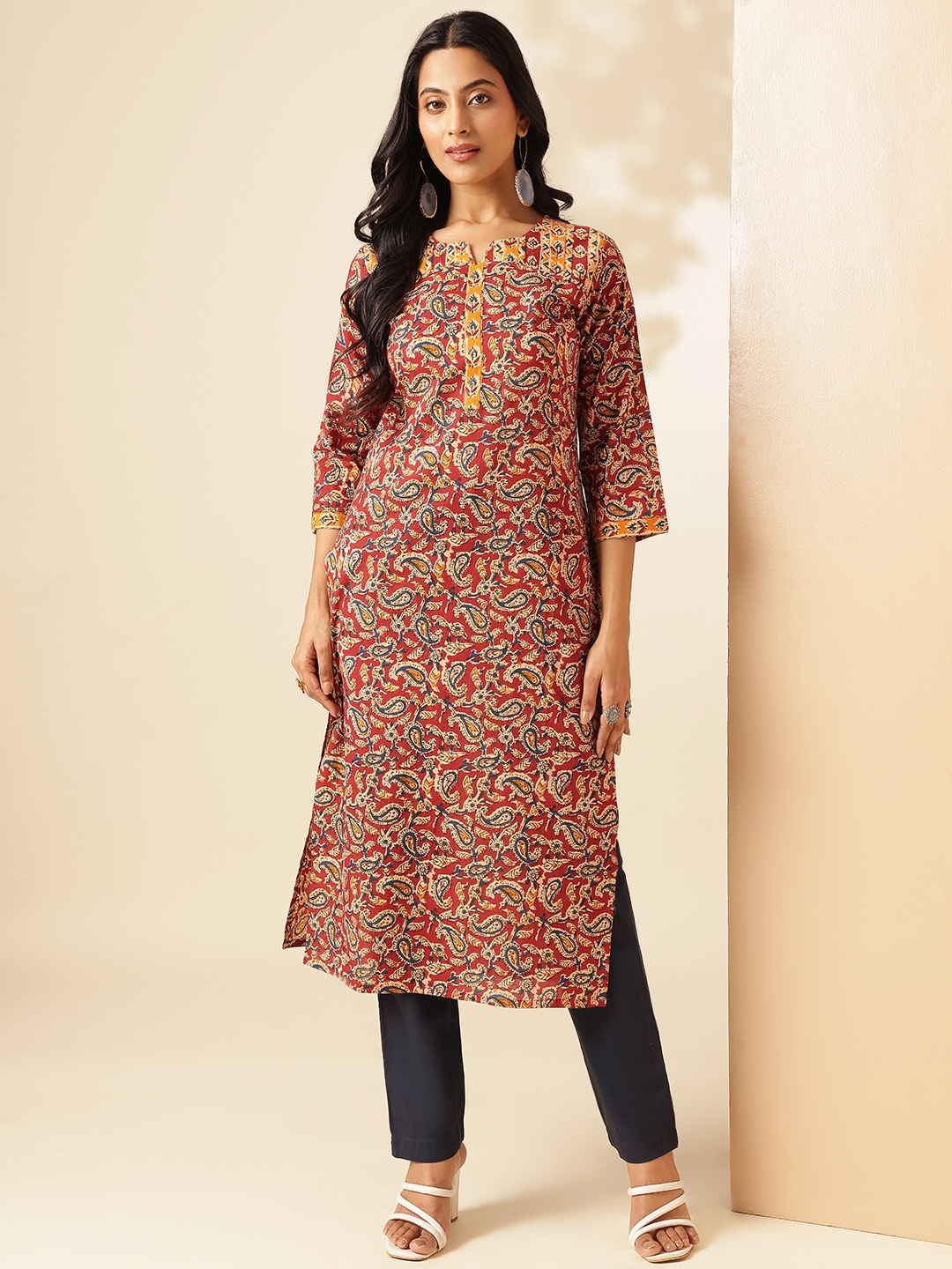 

Vbuyz Women Paisley Printed Floral Kurta, Red