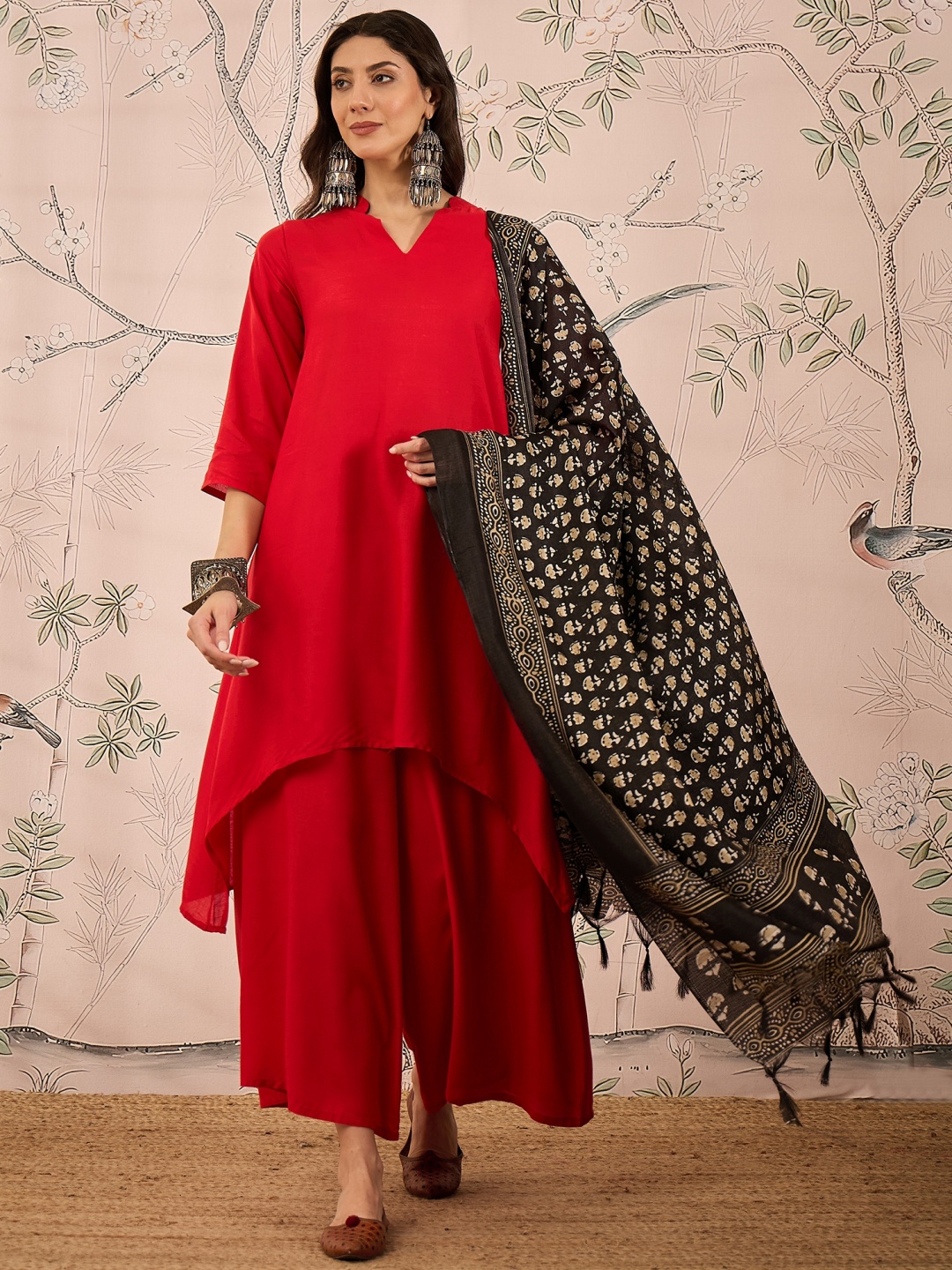 

InWeave Women Regular Kurta with Palazzos & With Dupatta, Red