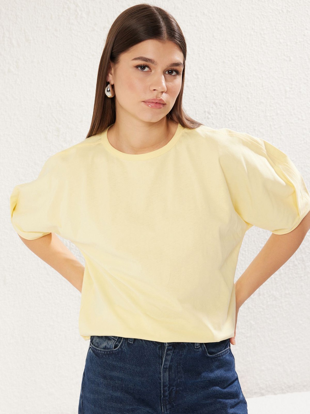 

Trendyol Women Extended Sleeves Pockets T-shirt, Na
