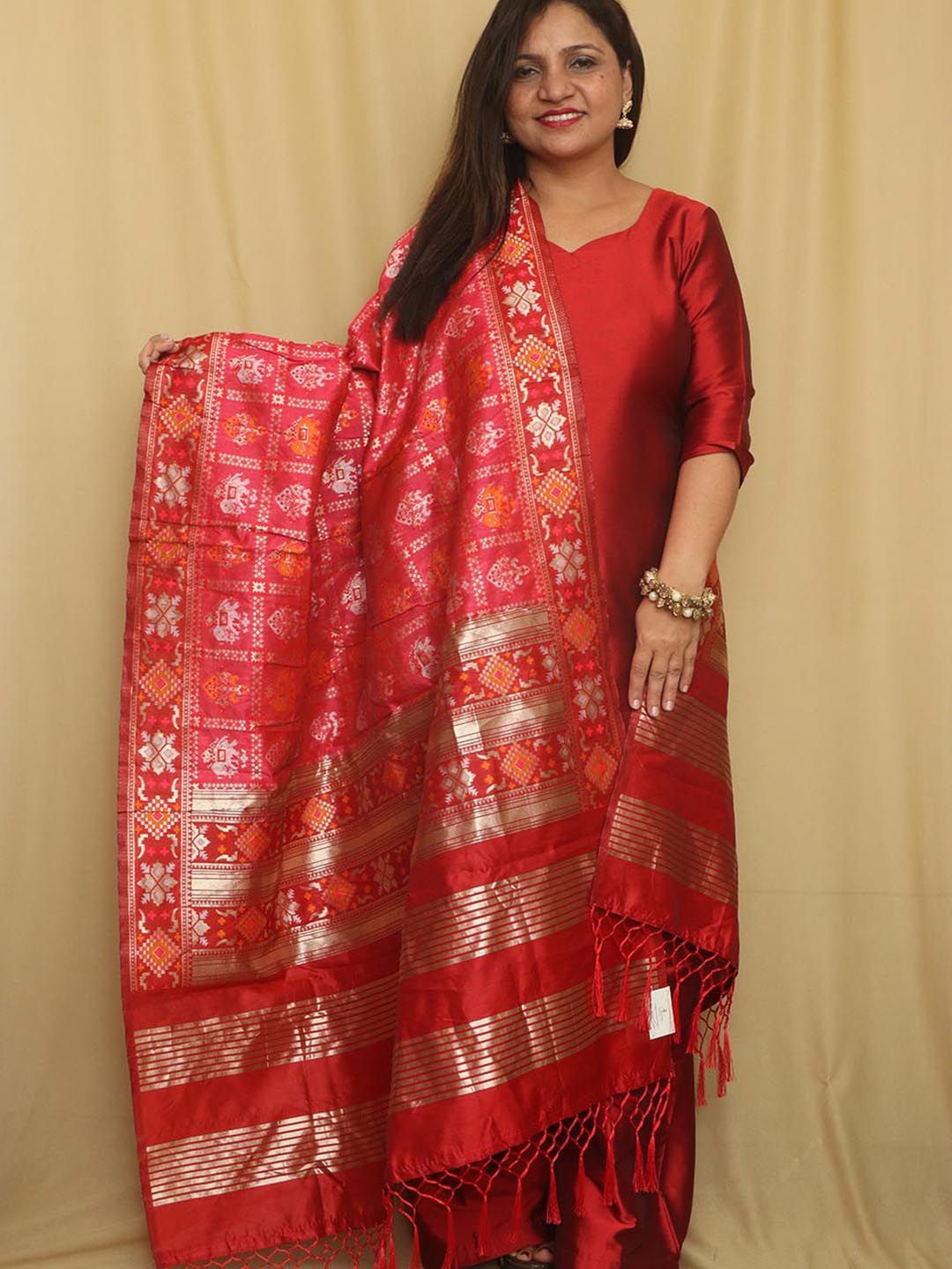 

Luxurionworld Ethnic Motifs Woven Design Dupatta with Zari, Pink