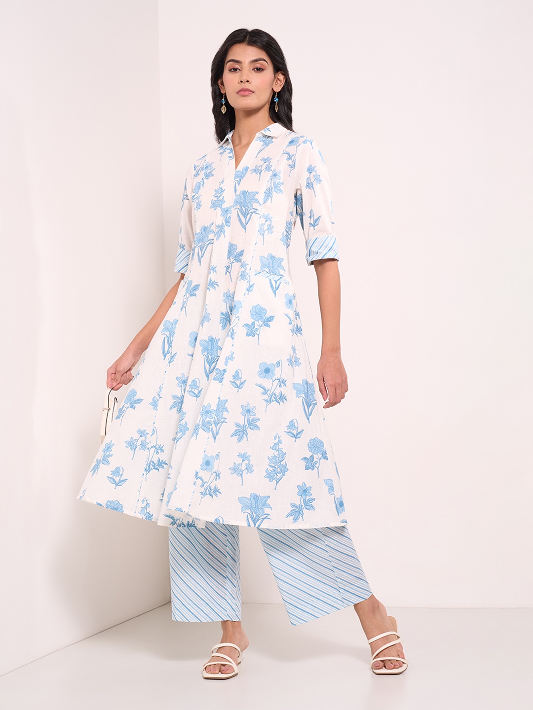 

RANGMANCH BY PANTALOONS Women Floral Printed Sequinned Anarkali Kurta, Blue