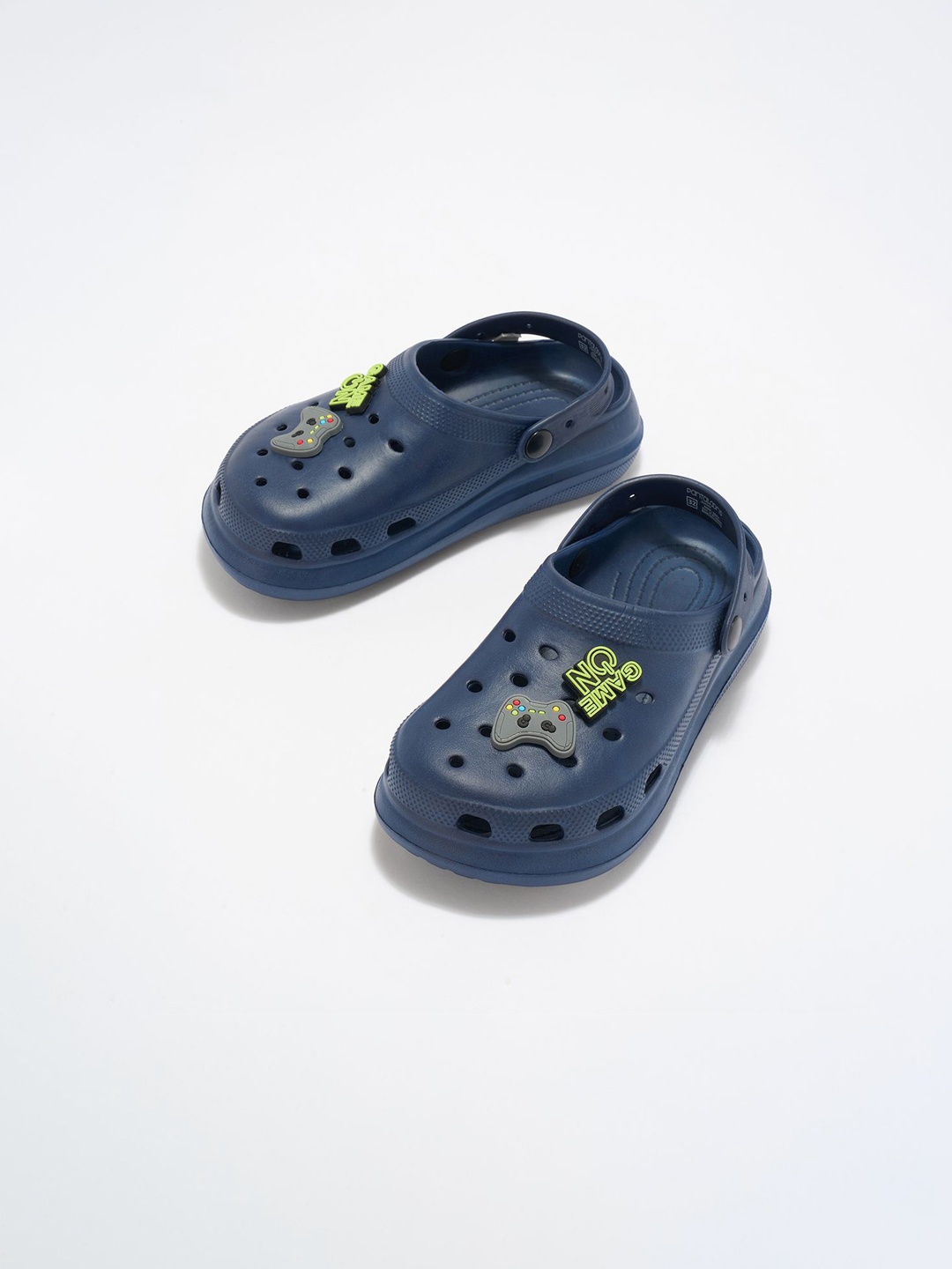 

Pantaloons Junior Boys Clogs, Navy blue