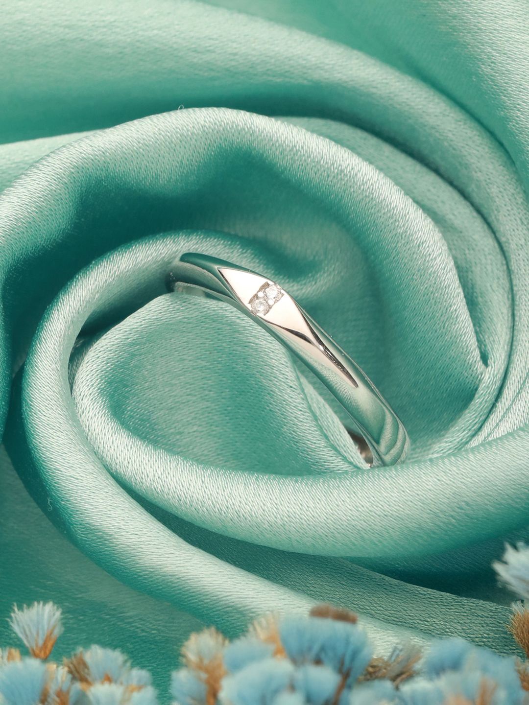 

SARAF SILVERETZ 925 Sterling Silver SilverPlated American Diamond Studded Adjustable Ring