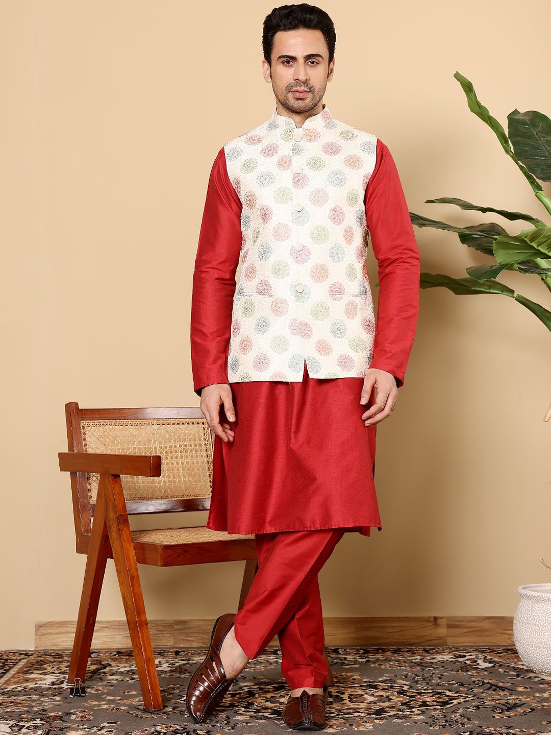

MULTI SHADES Men Regular Kurta with Pyjamas, White