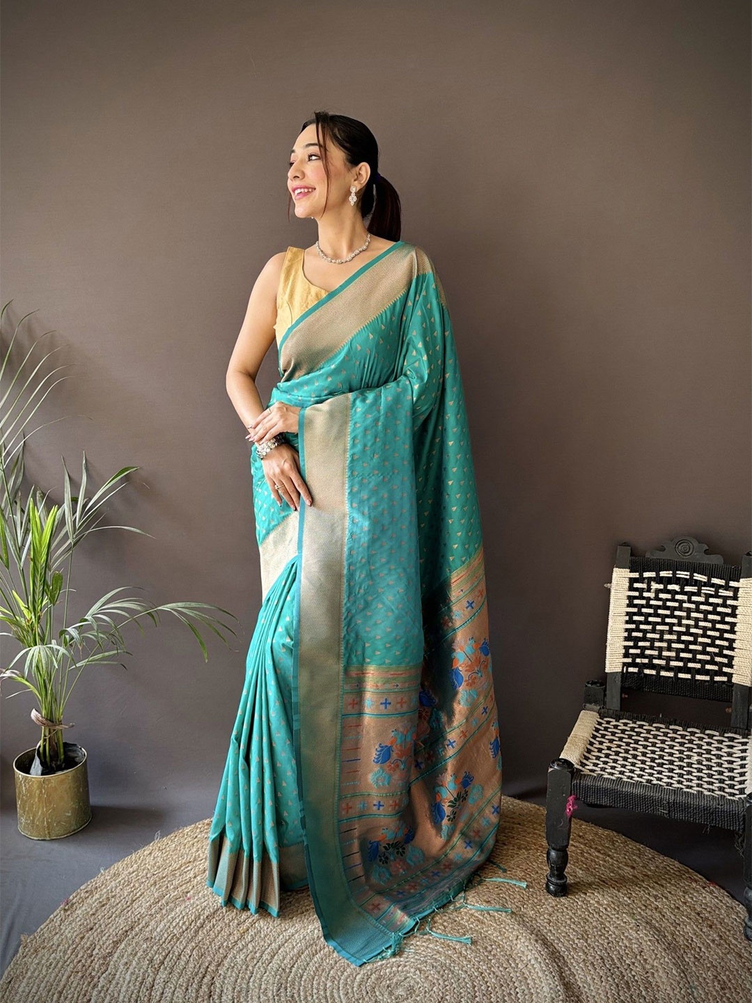 

Mitera Woven Design Zari Silk Blend Paithani Saree, Blue