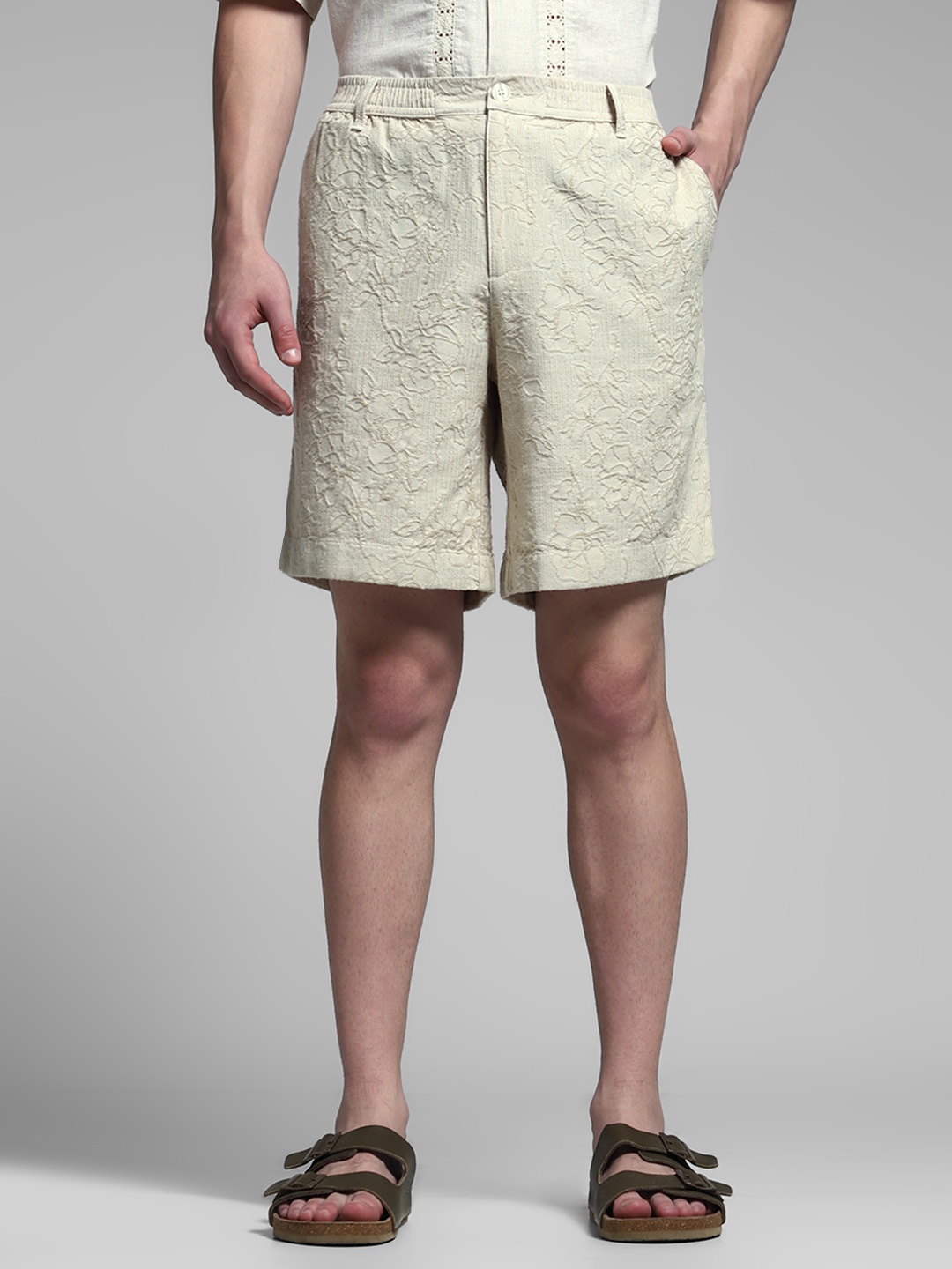 

Jack & Jones Men Low-Rise Shorts, Beige
