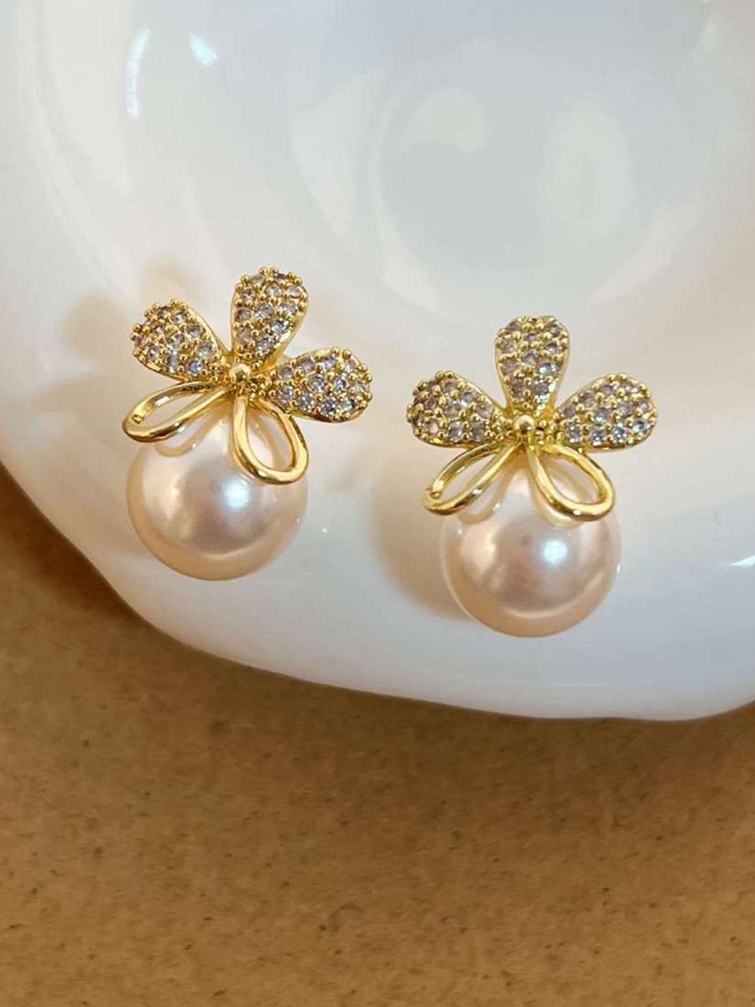 

TANLOOMS Korean Set Of 3 Gold-Plated Floral Shaped Studs