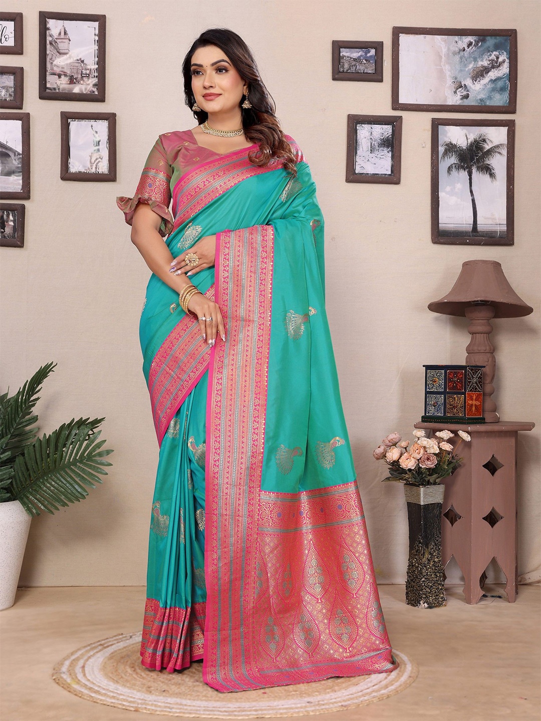 

DIVASTRI Woven Design Zari Silk Blend Banarasi Saree, Teal