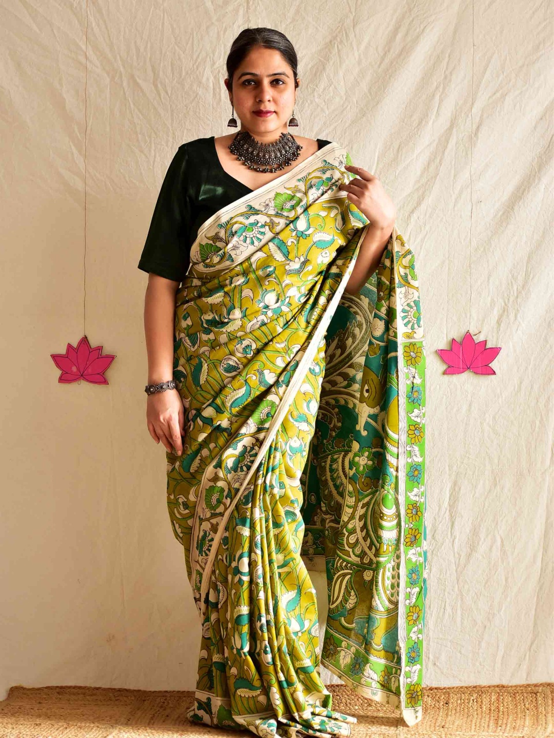 

Sundarii Preet Kalamkari Printed Saree, Green