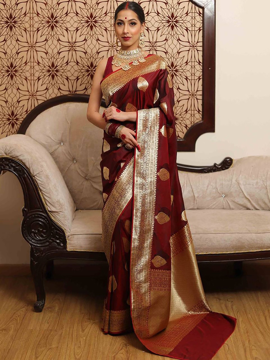 

KALINI Woven Design Zari Silk Blend Banarasi Saree, Maroon