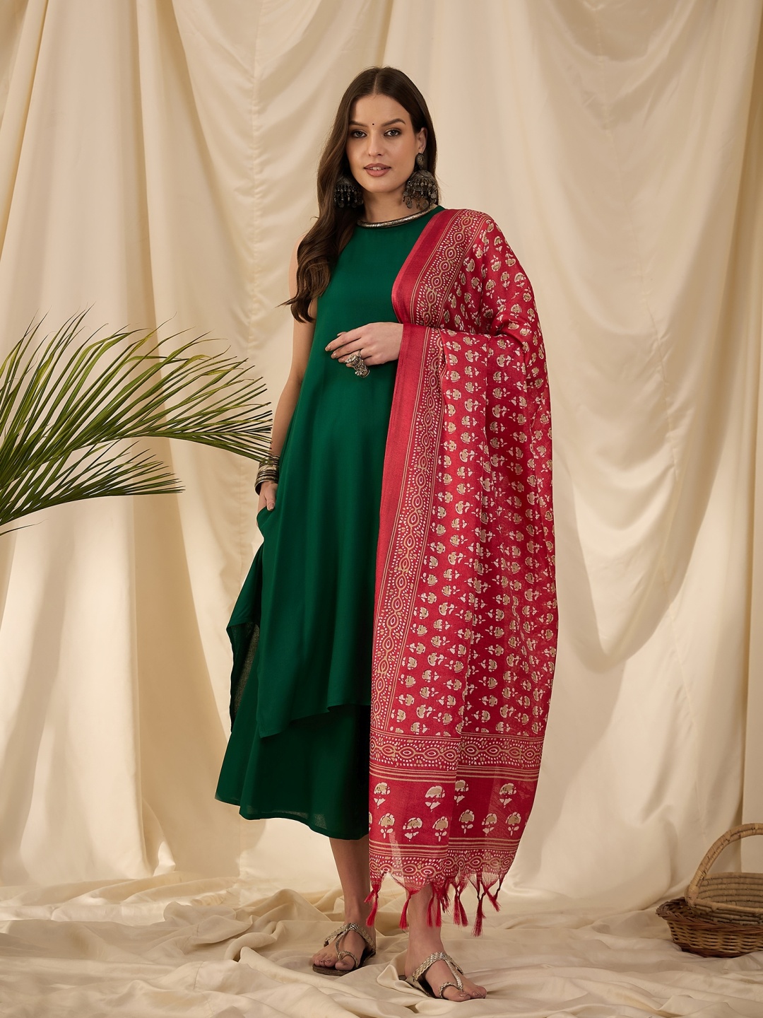 

InWeave Women Regular Kurta with Palazzos & With Dupatta, Green