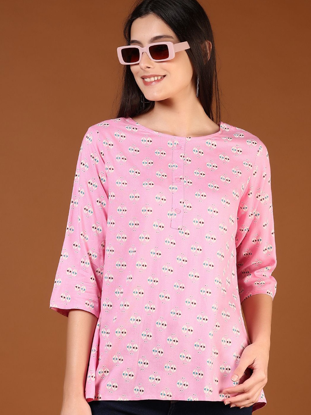 

V-Mart Geometric Printed Kurti, Pink