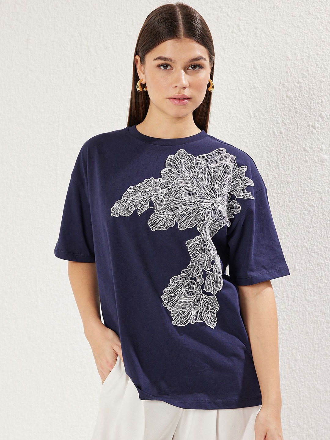

Trendyol Women Printed Extended Sleeves Pockets T-shirt, Na