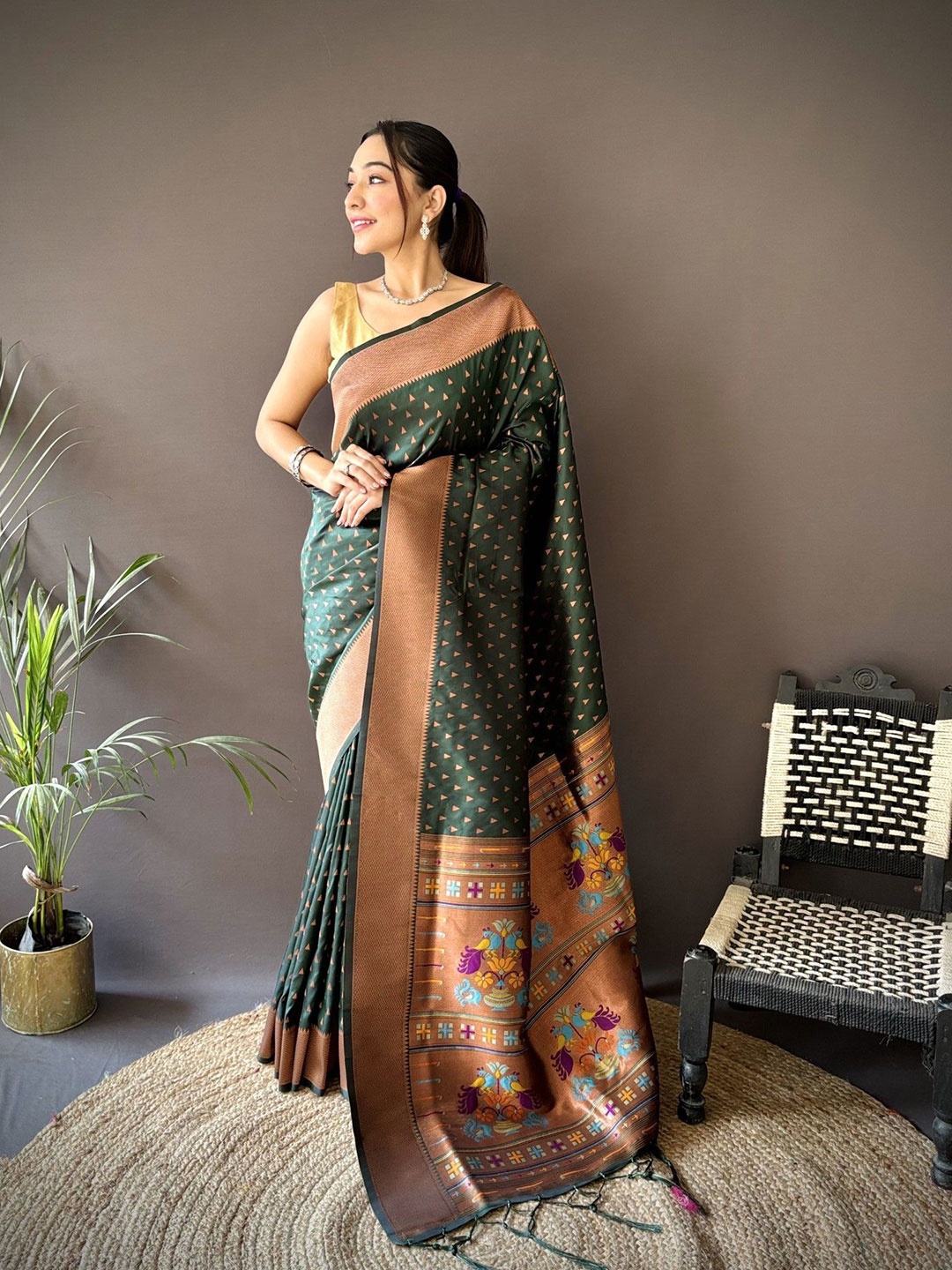 

Mitera Woven Design Zari Silk Blend Paithani Saree, Green