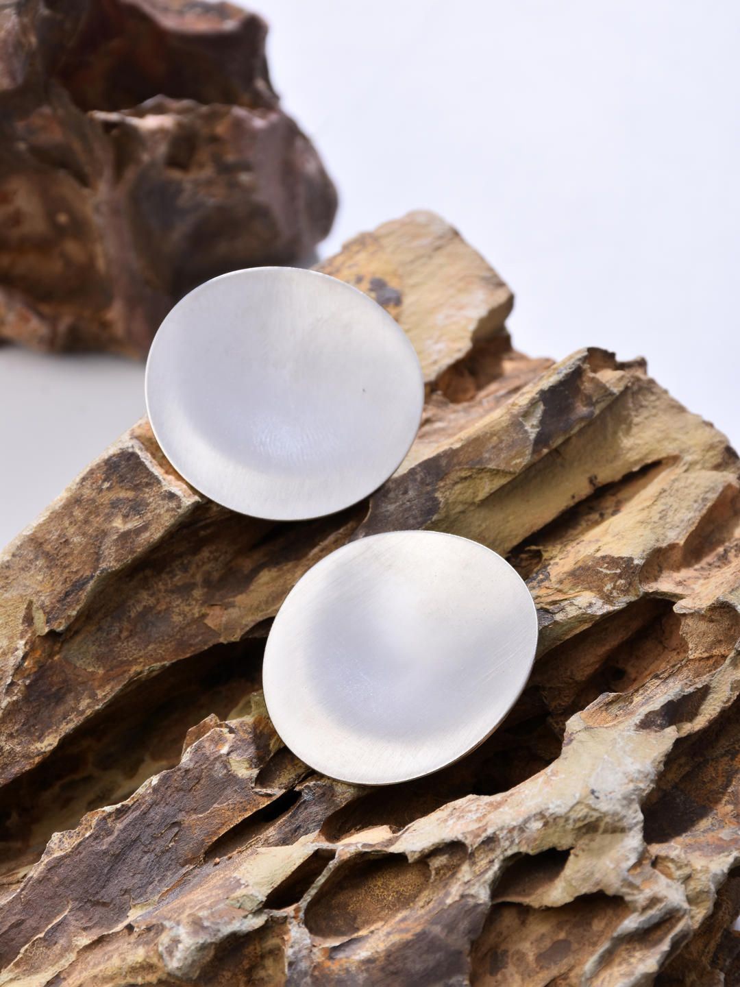 

Reenisaa Circular Studs Earrings, Silver