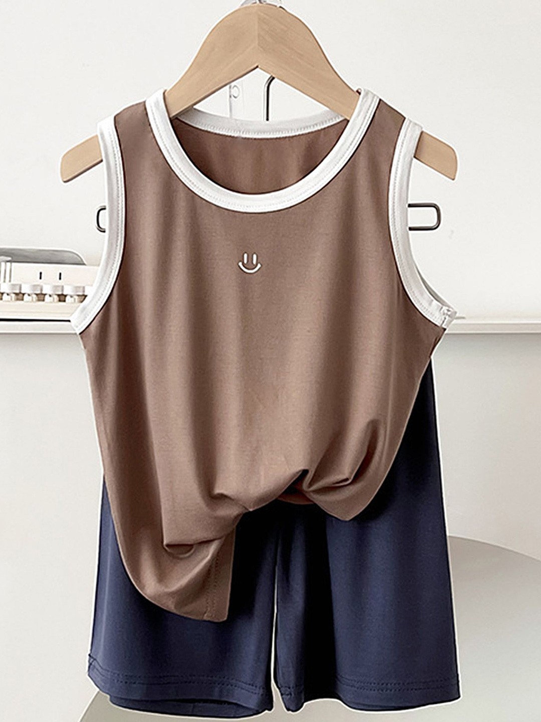 

LULU & SKY Girls T-shirt with Shorts, Brown