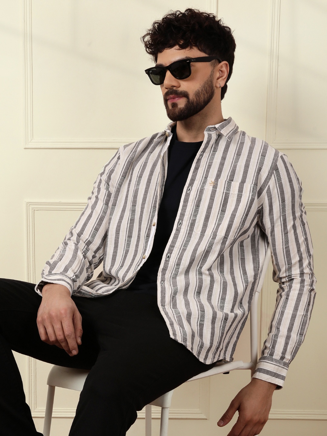 

WROGN Men Comfort Slim Fit Opaque Striped Casual Shirt, Grey