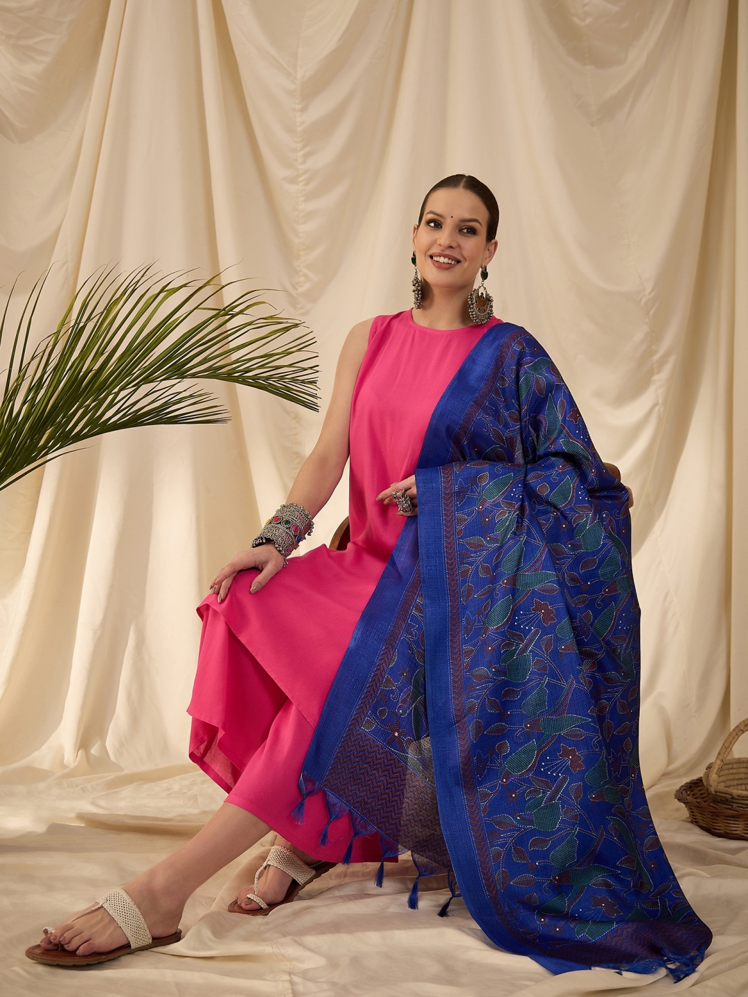 

InWeave Women Regular Kurta with Palazzos & With Dupatta, Fuchsia