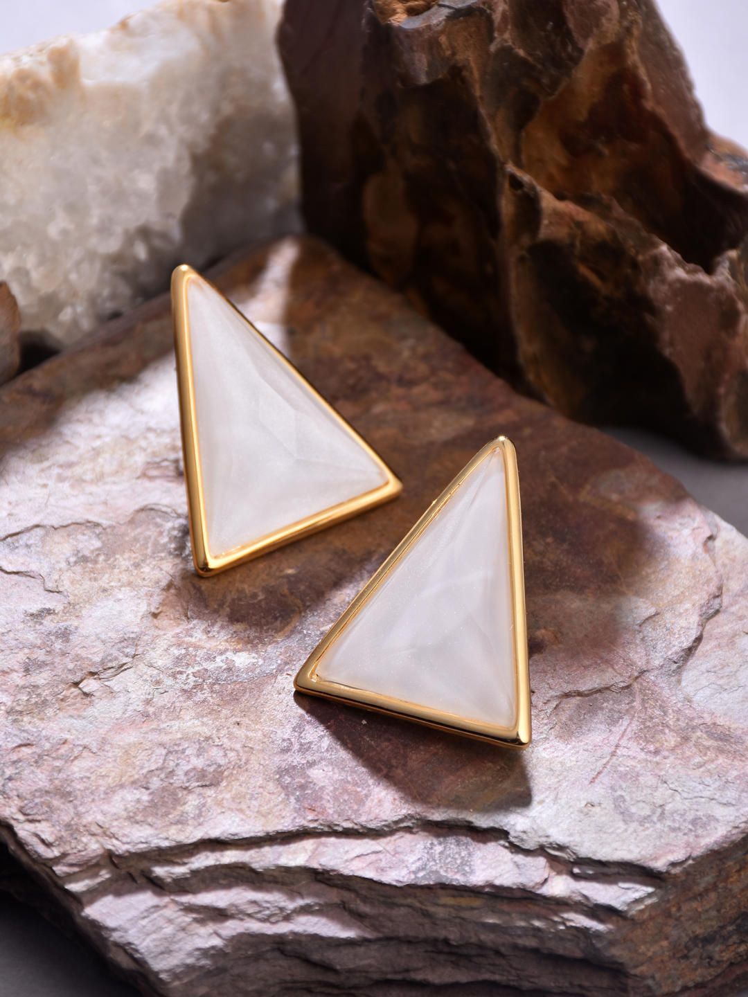 

Reenisaa Triangular Studs Earrings, Off white