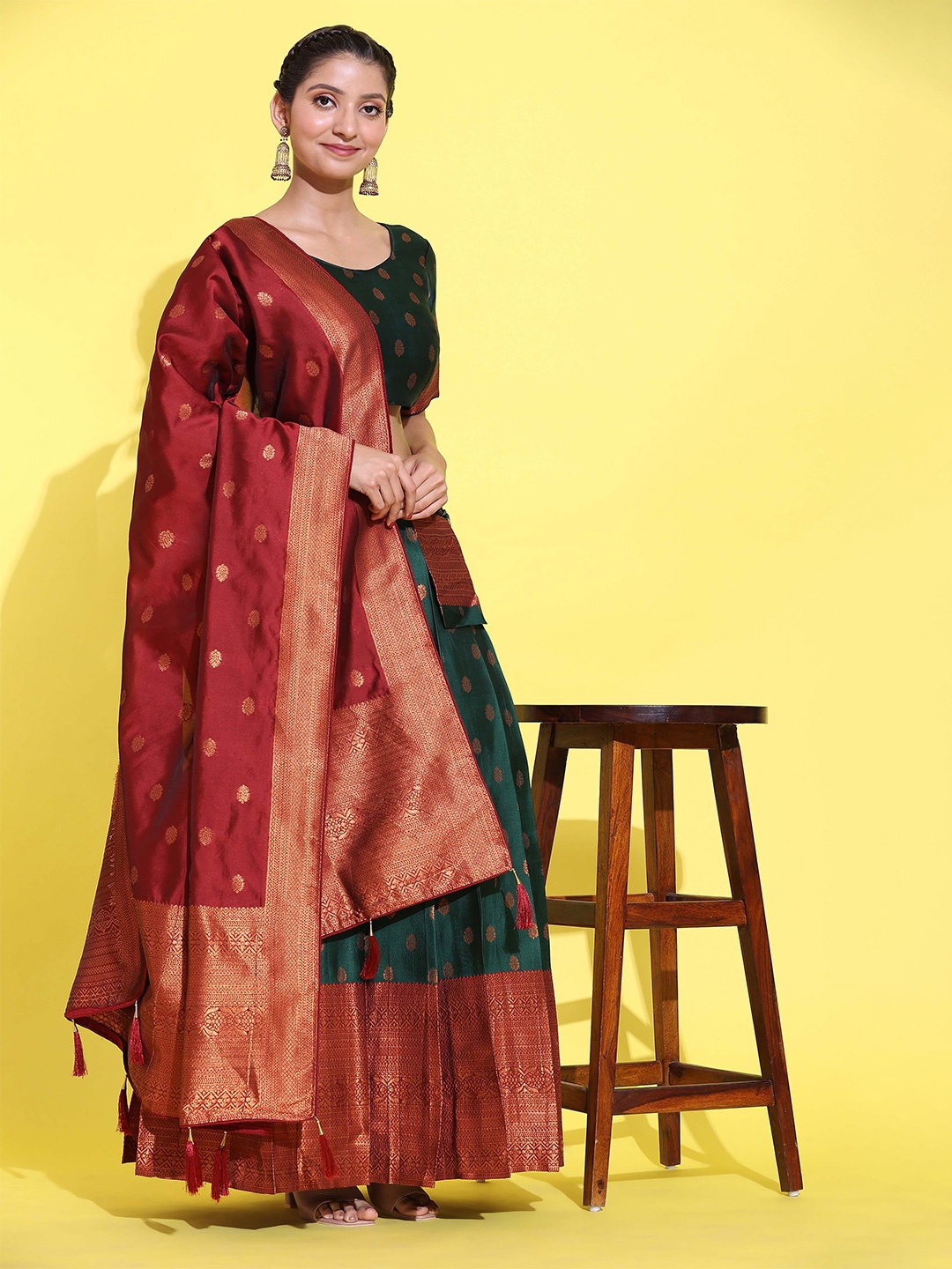 

Payu Semi-Stitched Lehenga & Unstitched Blouse With Dupatta, Green