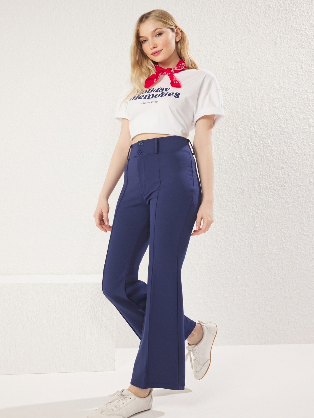

Trendyol Women Trousers, Na