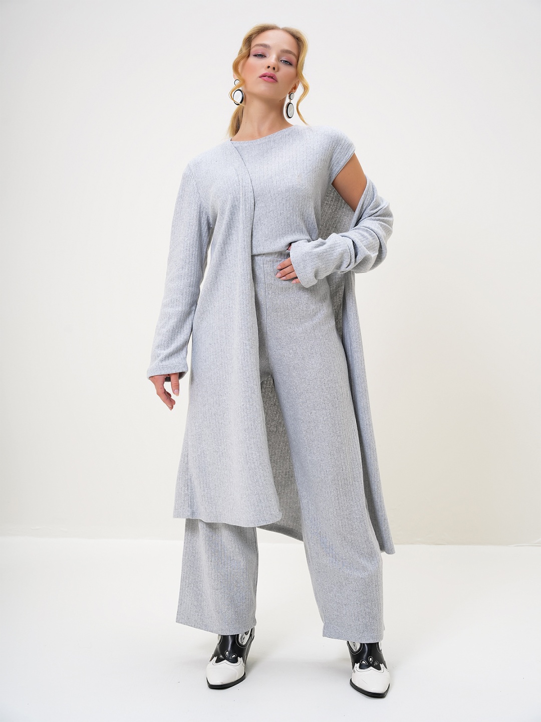 

Trend Alacati stili Ribbed Round Neck Top With Trouser & Coat Co-Ords, Grey