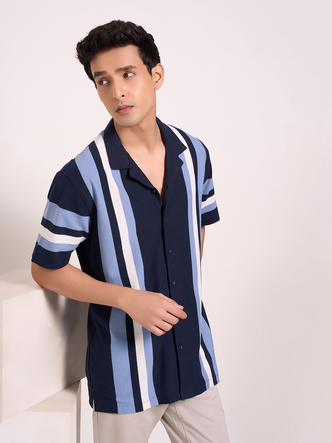 

Peregrine by Pantaloons Men Slim Fit Opaque Casual Shirt, Blue