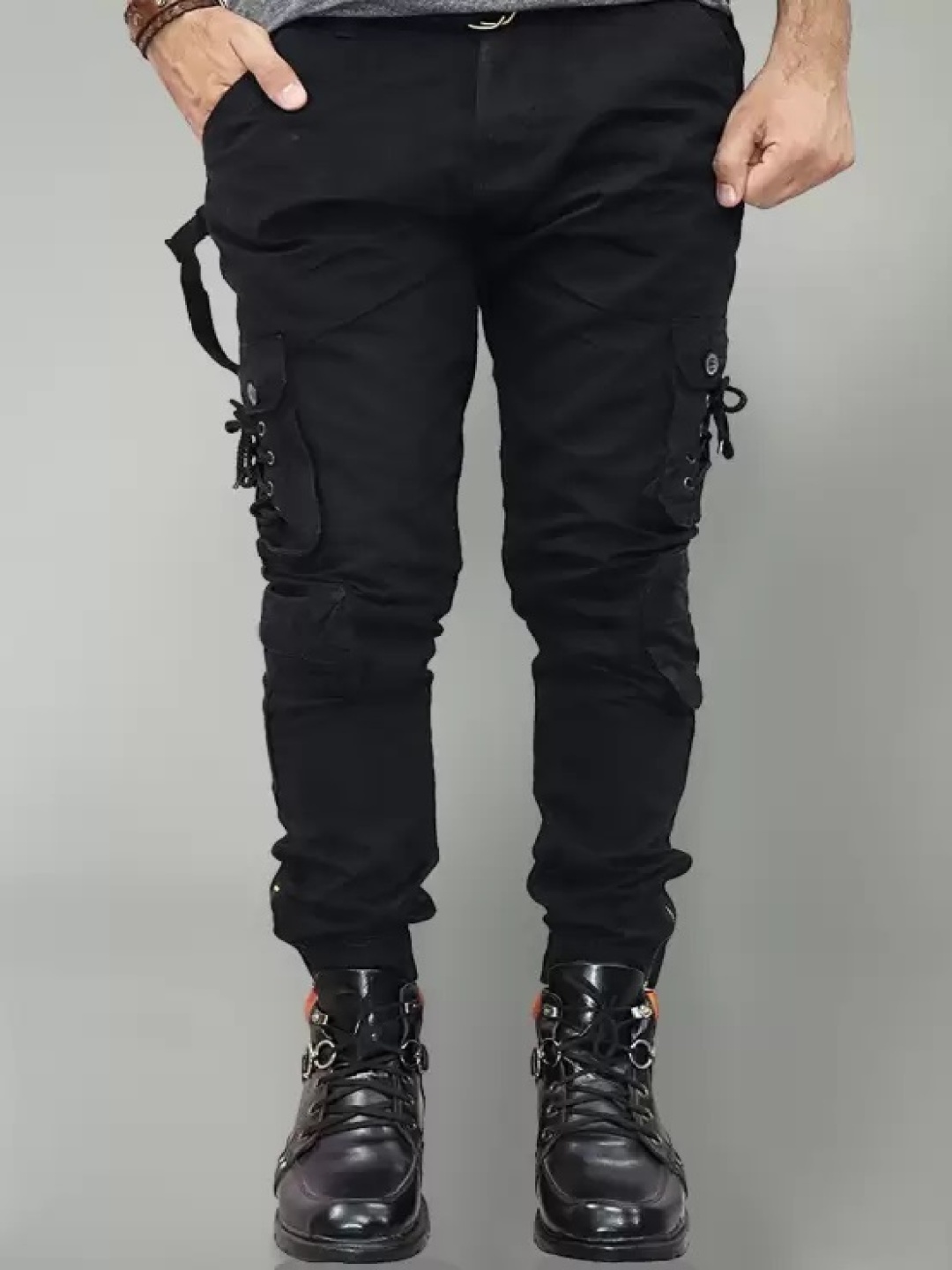 

LINARIA Men Classic Cargos Trousers, Black