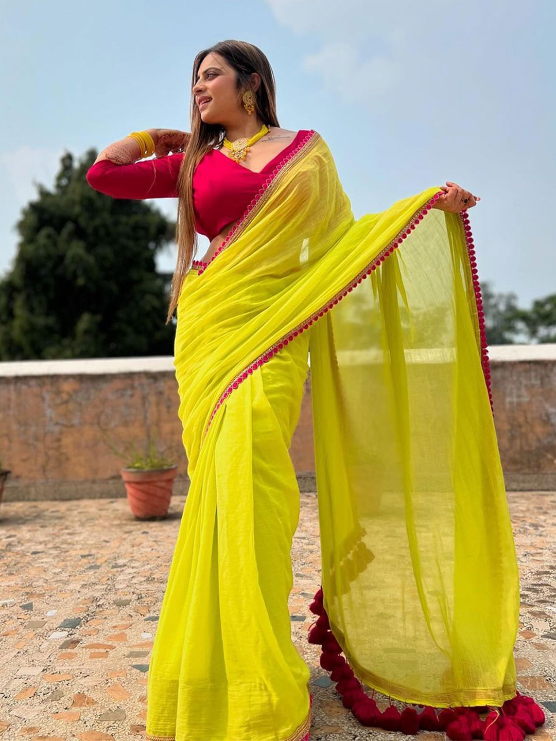 

Moda Rapido Phulkari Pure Georgette Saree, Yellow