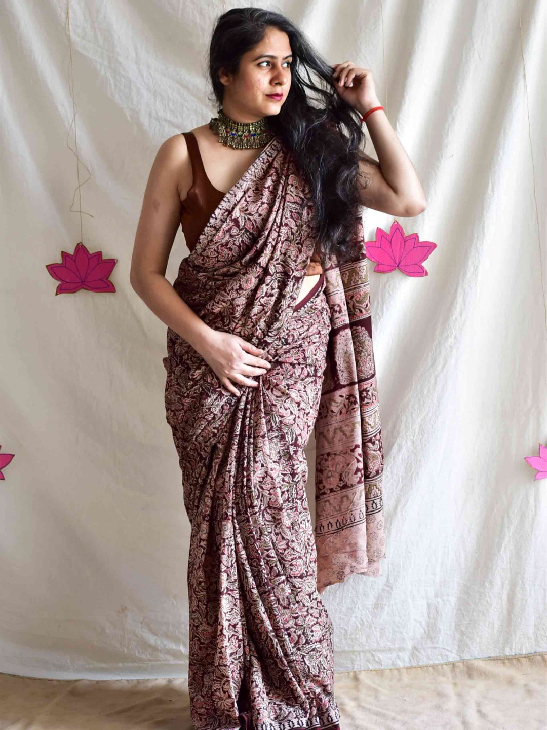 

Sundarii Shaam Kalamkari Printed Saree, Maroon