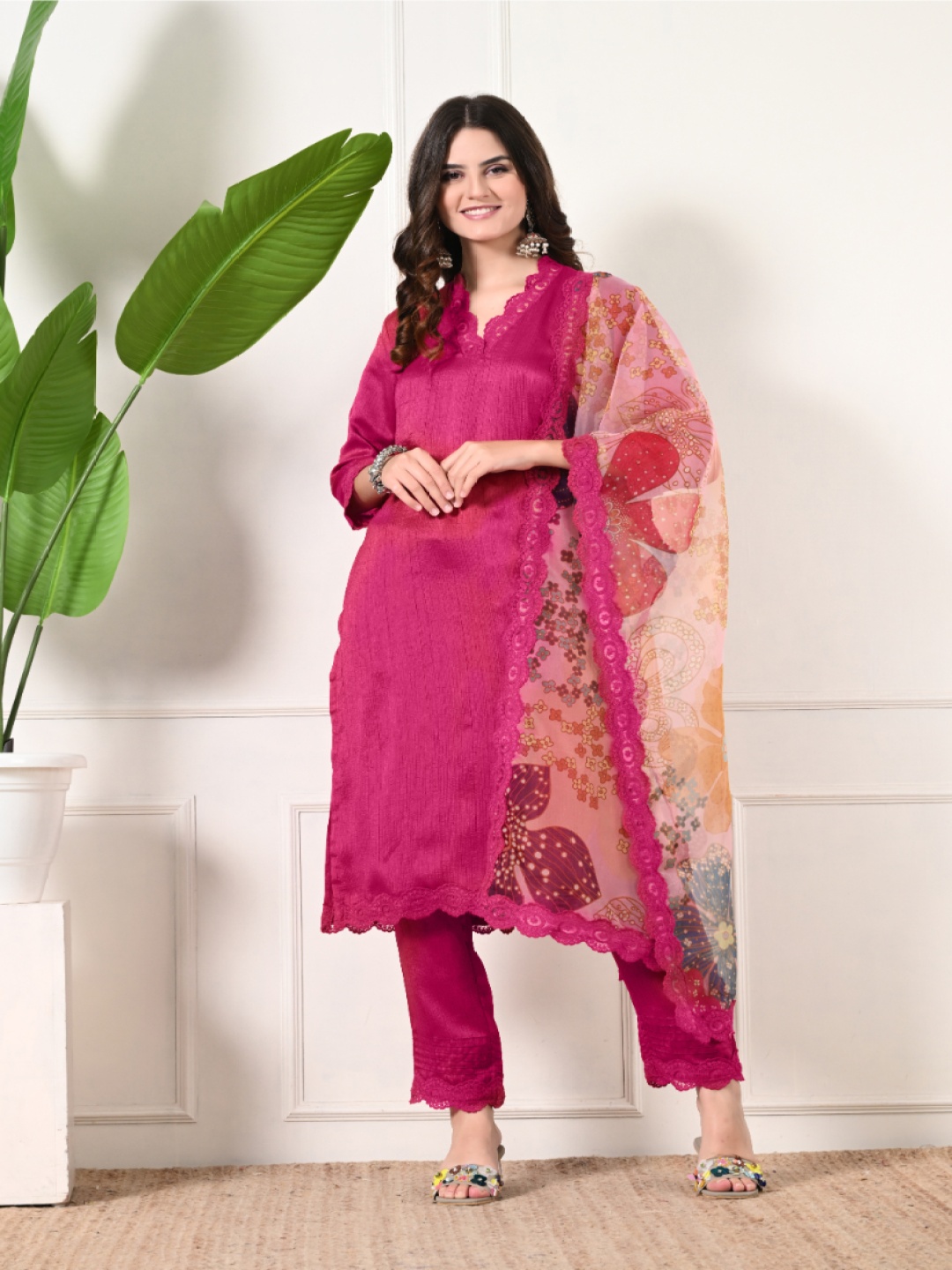 

LABEL KANUPRIYA Women Regular Kurta with Trousers & With Dupatta, Pink
