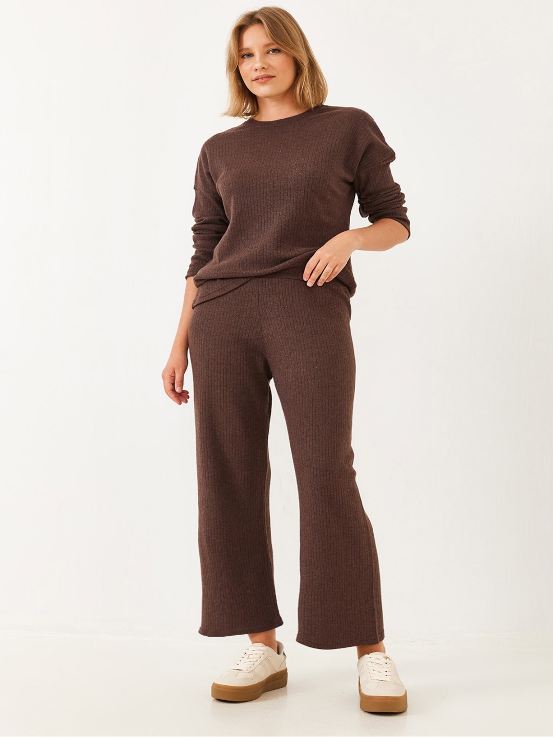 

BIANCO LUCCI Round Neck T-Shirt With Trousers Co-Ords, Brown