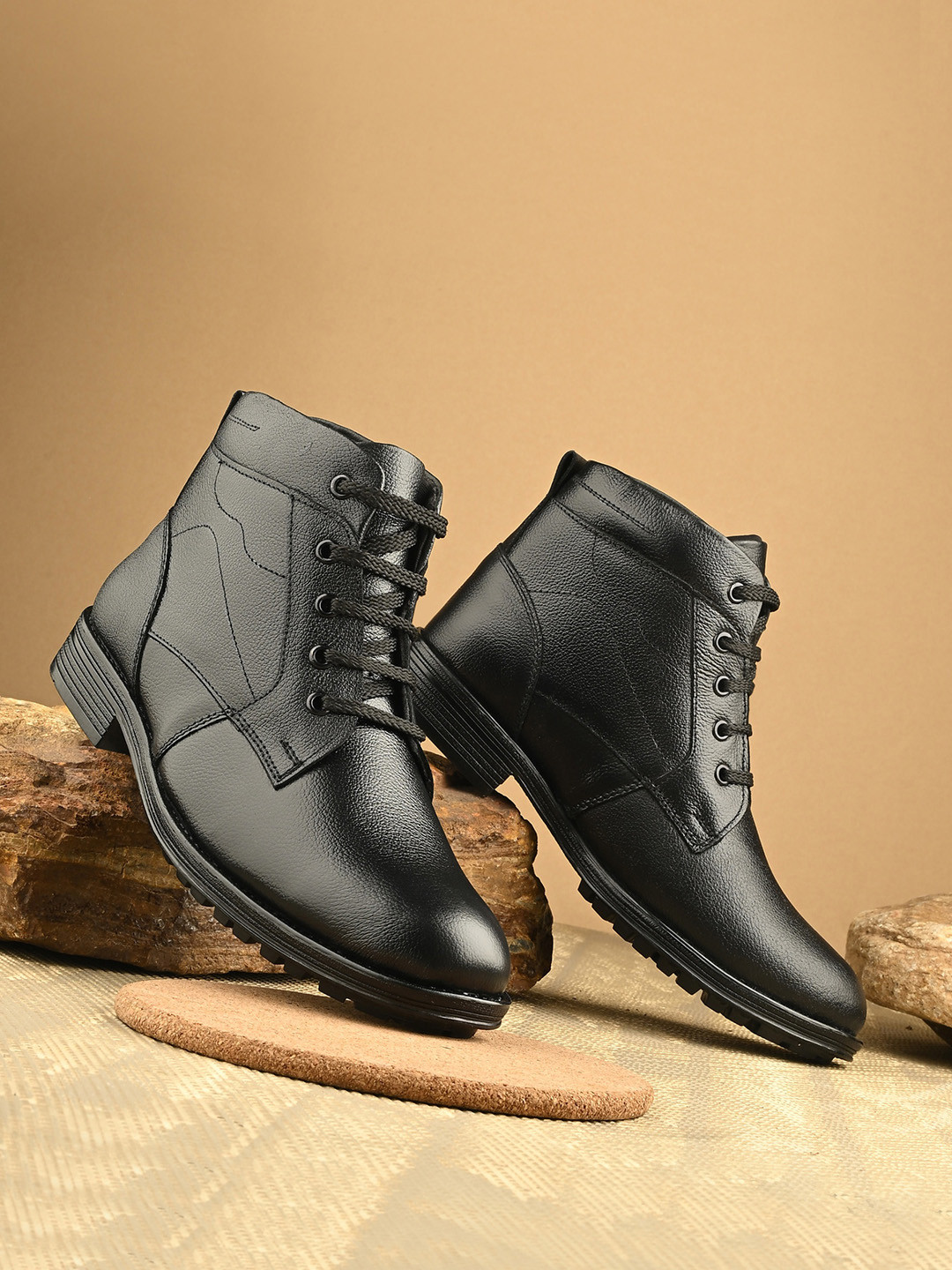 

The Roadster Lifestyle Co Men Textured Regular Boots, Black