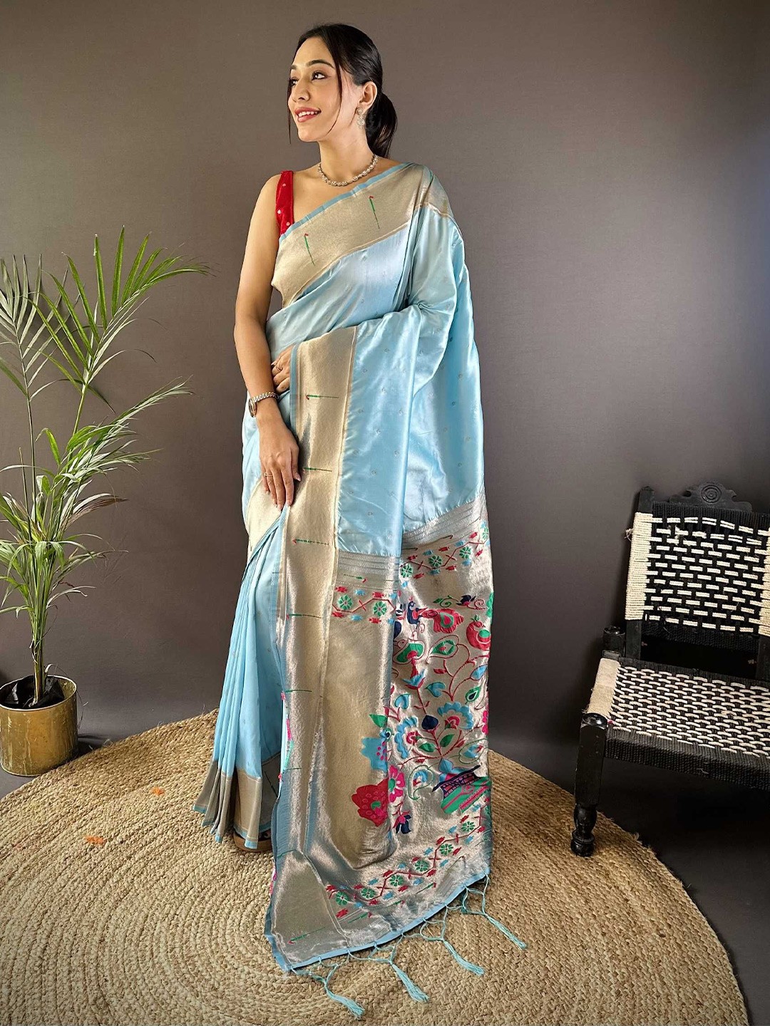 

Panzora Woven Design Zari Silk Blend Paithani Saree, Blue