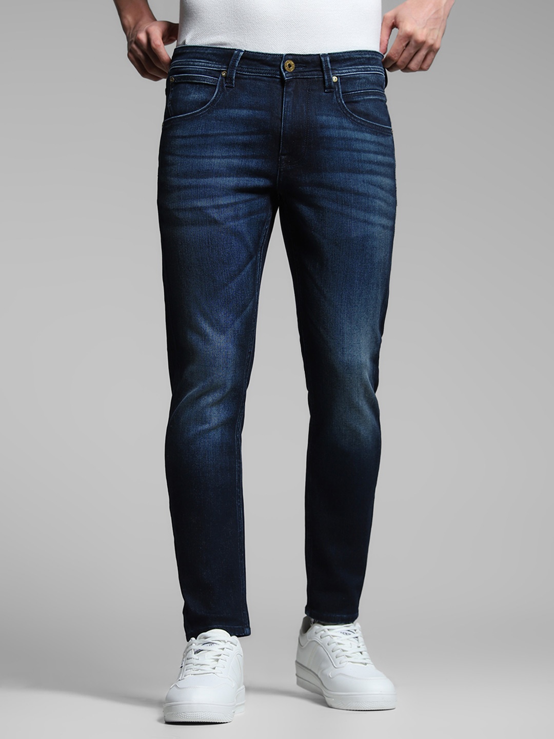 

Jack & Jones Men Slim Fit Low-Rise Light Fade Stretchable Jeans, Blue