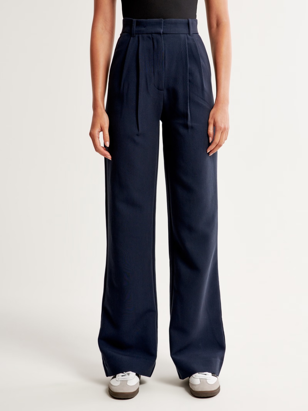 

Chemistry Women Ultra Tapered Fit High-Rise Pleated Trousers, Navy blue