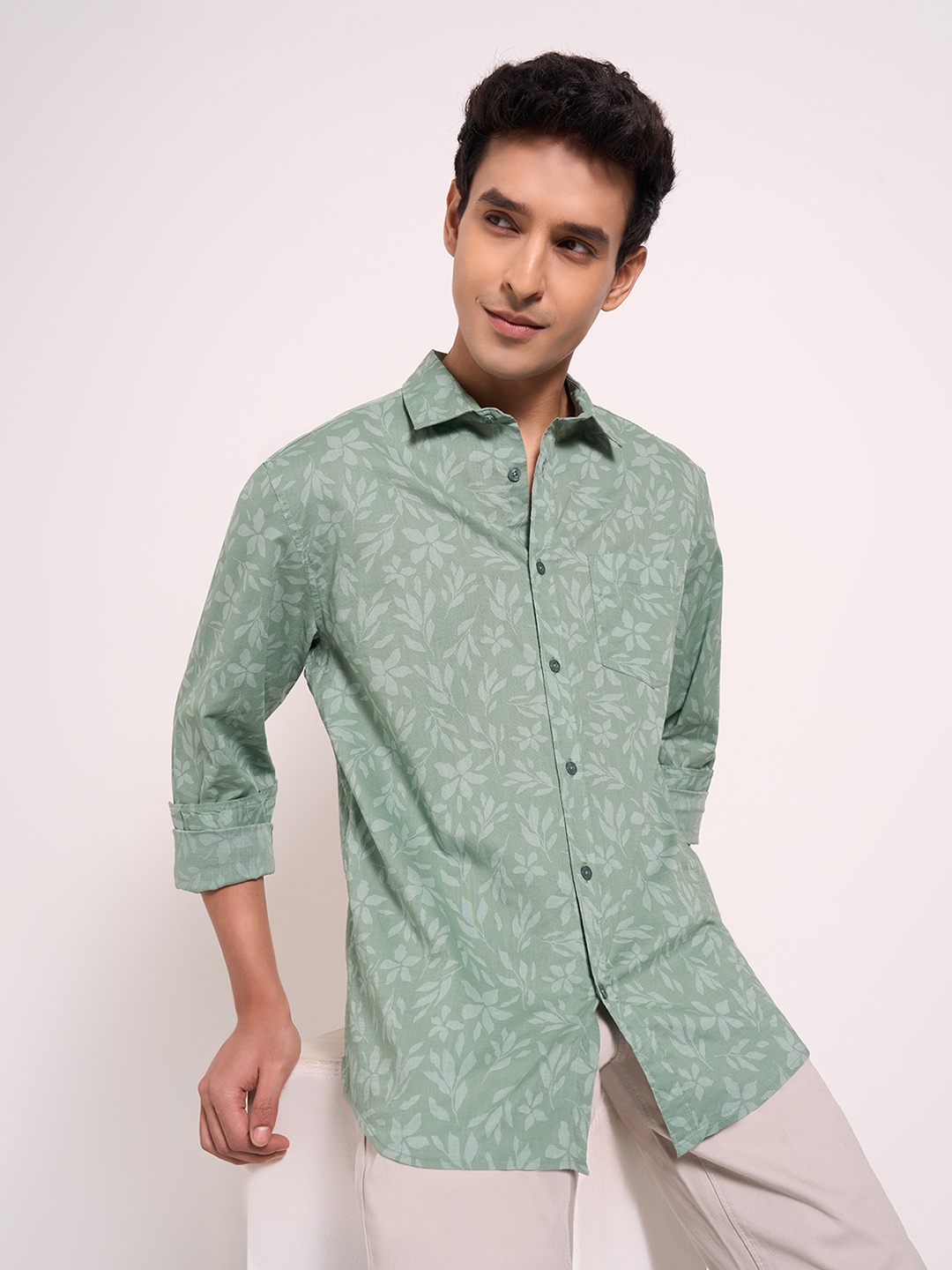 

Peregrine by Pantaloons Men Floral Opaque Casual Shirt, Green