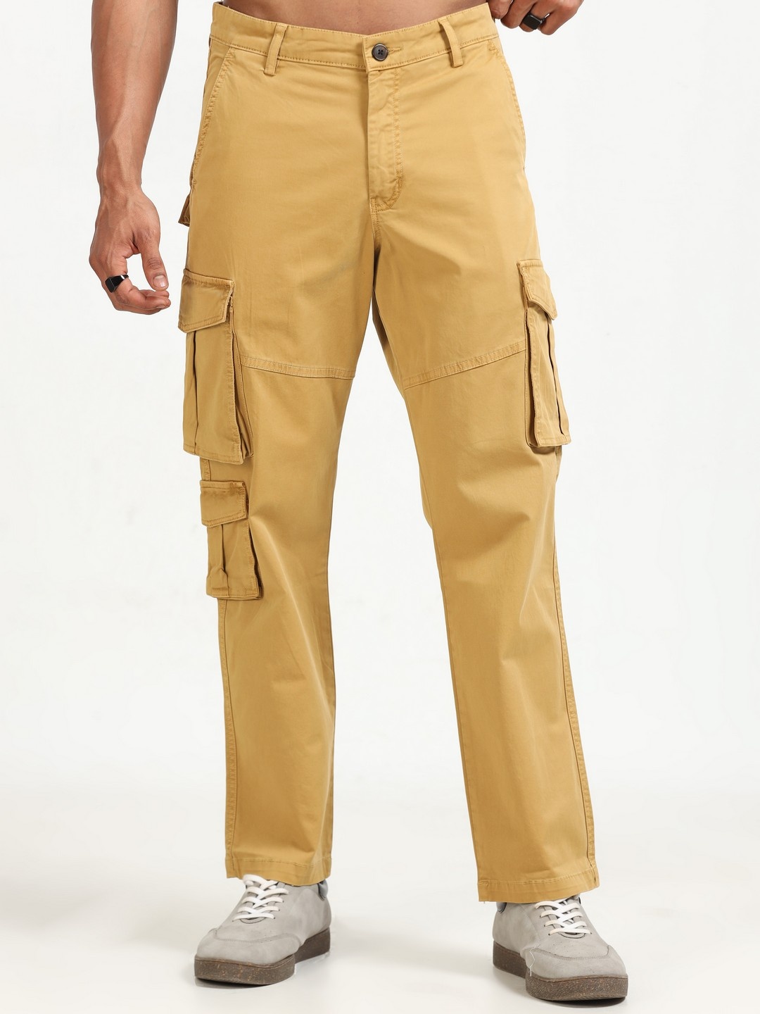 

THE BEETEL HOUSE Men Relaxed Cargos Trousers, Khaki