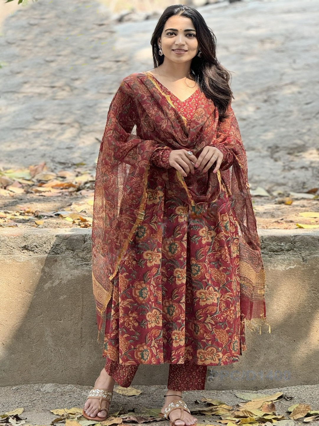 

KALINI Women Floral Printed Regular Kurta with Trousers & With Dupatta, Red