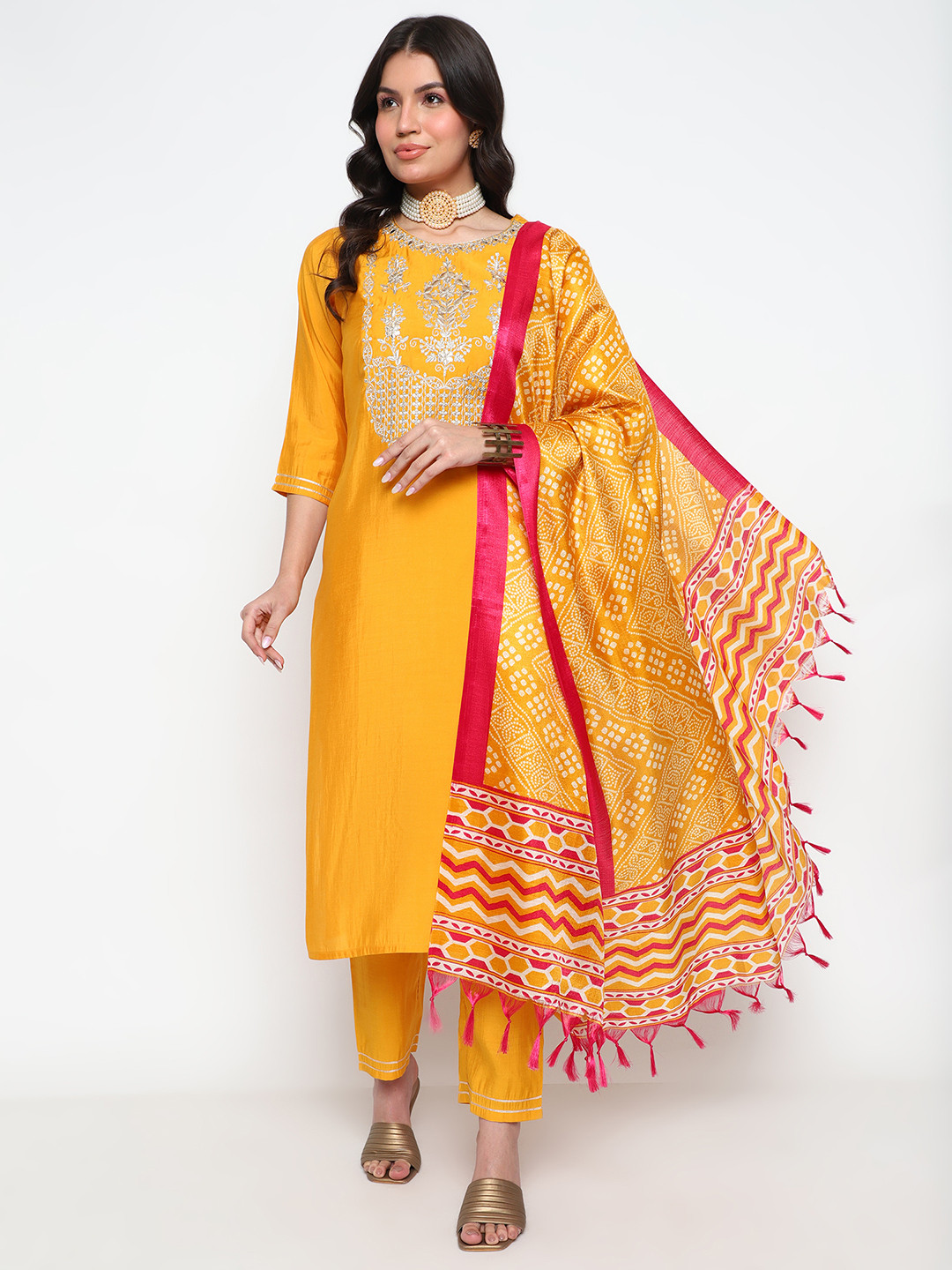

AURIELLA Women Ethnic Motifs Yoke Design Regular Gotta Patti Chanderi Silk Kurta with Trousers & With Dupatta, Yellow