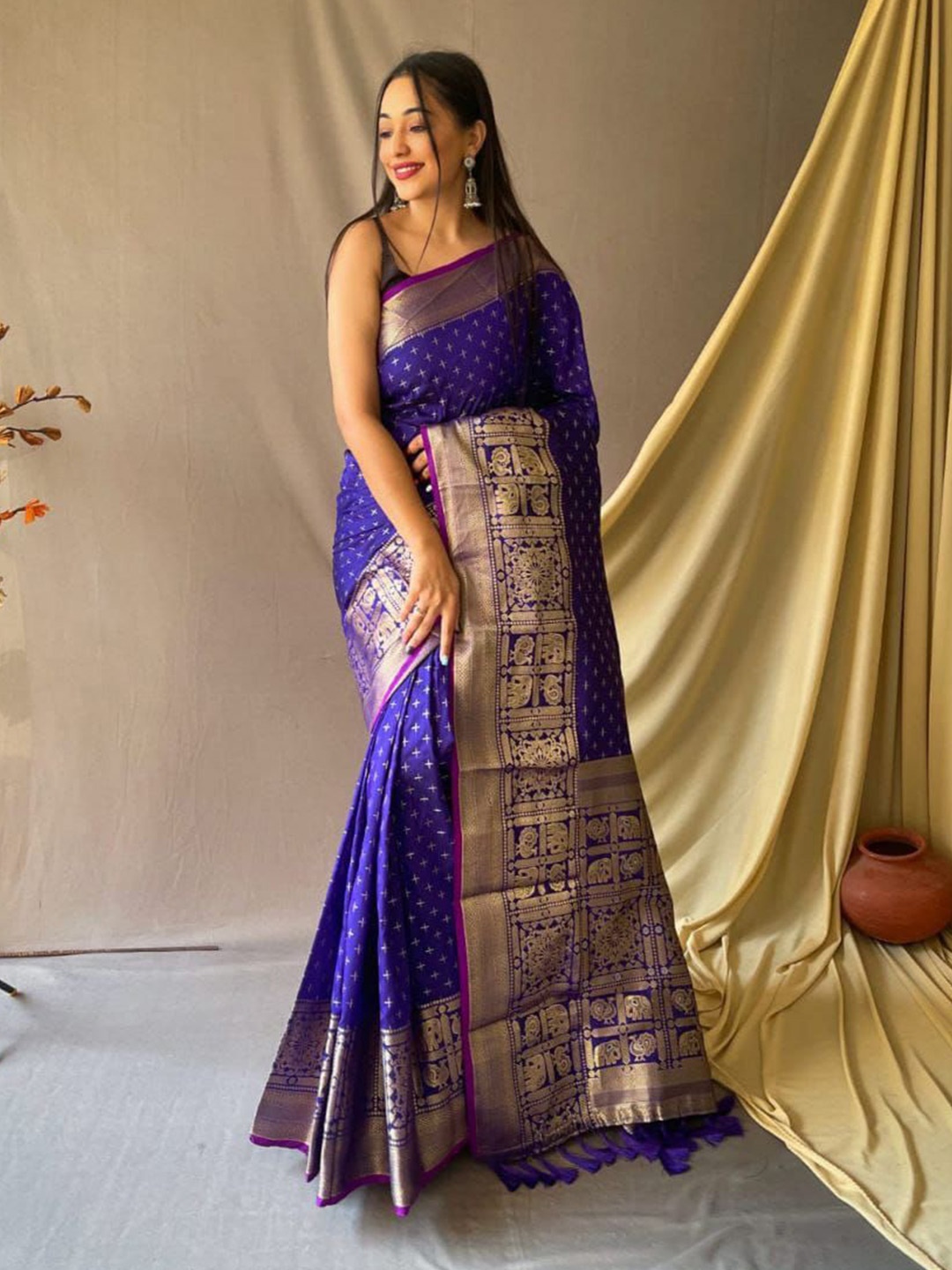 

Rangtulika Ethnics Woven Design Zari Silk Blend Saree, Violet